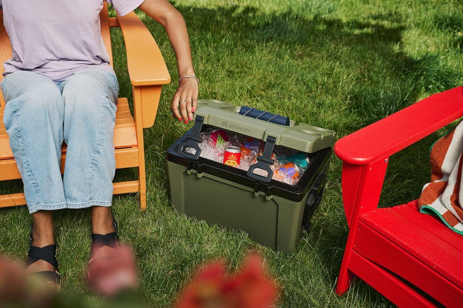 imageStanley Adventure EasyCarry Cooler 24qtDried Pine