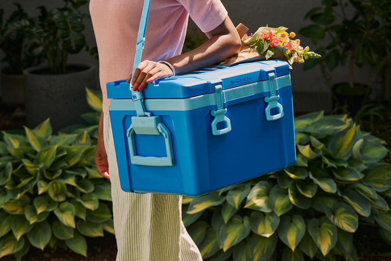 imageStanley Adventure EasyCarry Cooler 24qtDried Pine