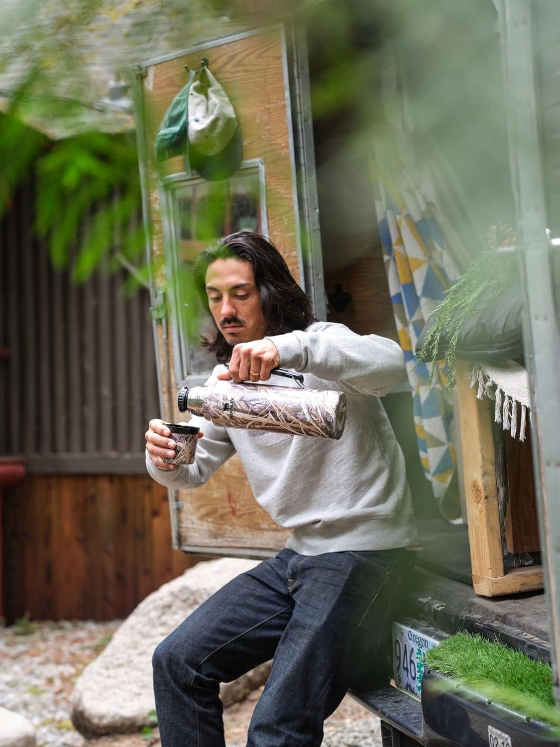 imageStanley Classic Legendary Vacuum BottleHabitat