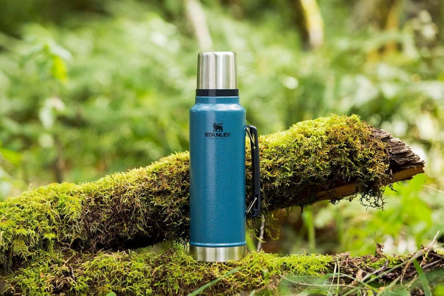 imageStanley Classic Legendary Vacuum BottleHammertone Lake