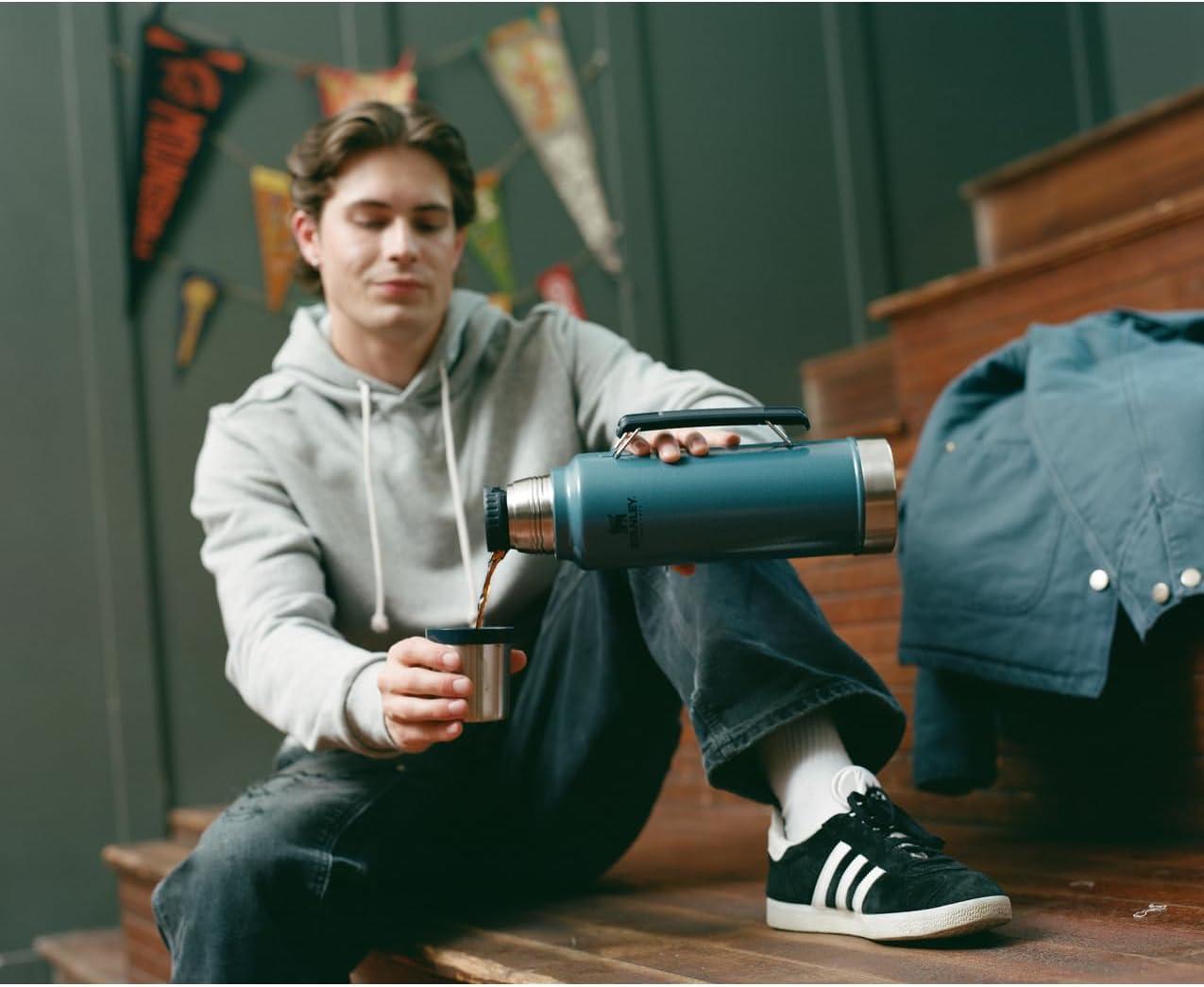 imageStanley Classic Legendary Vacuum BottleHammertone Lake