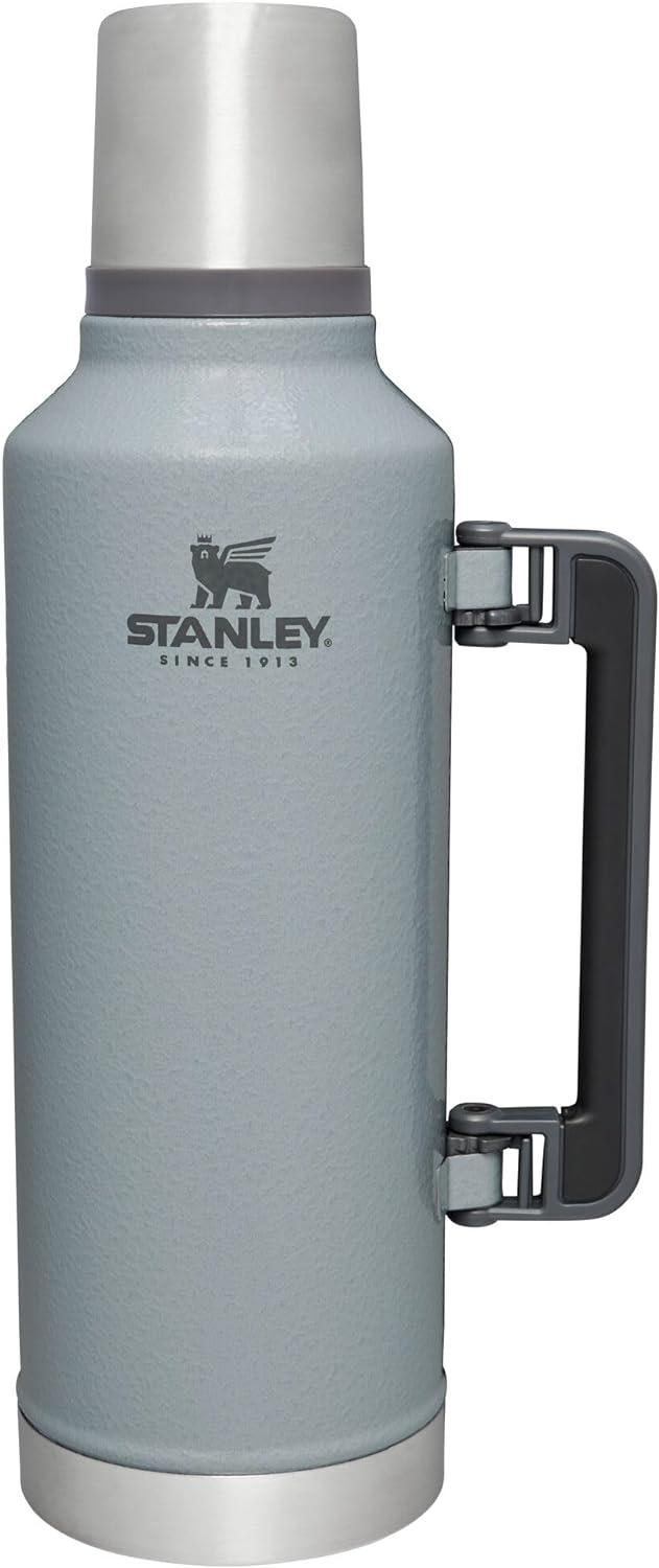 imageStanley Classic Legendary Vacuum BottleHammertone Silver