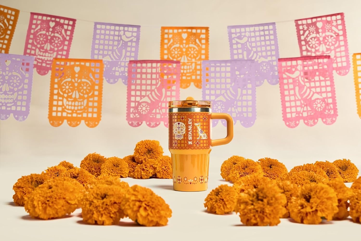 image:imageSTANLEY Quencher ProTour Flipstraw Tumbler 20 oz Marigold Papel PicadoMarigold Papel Picado