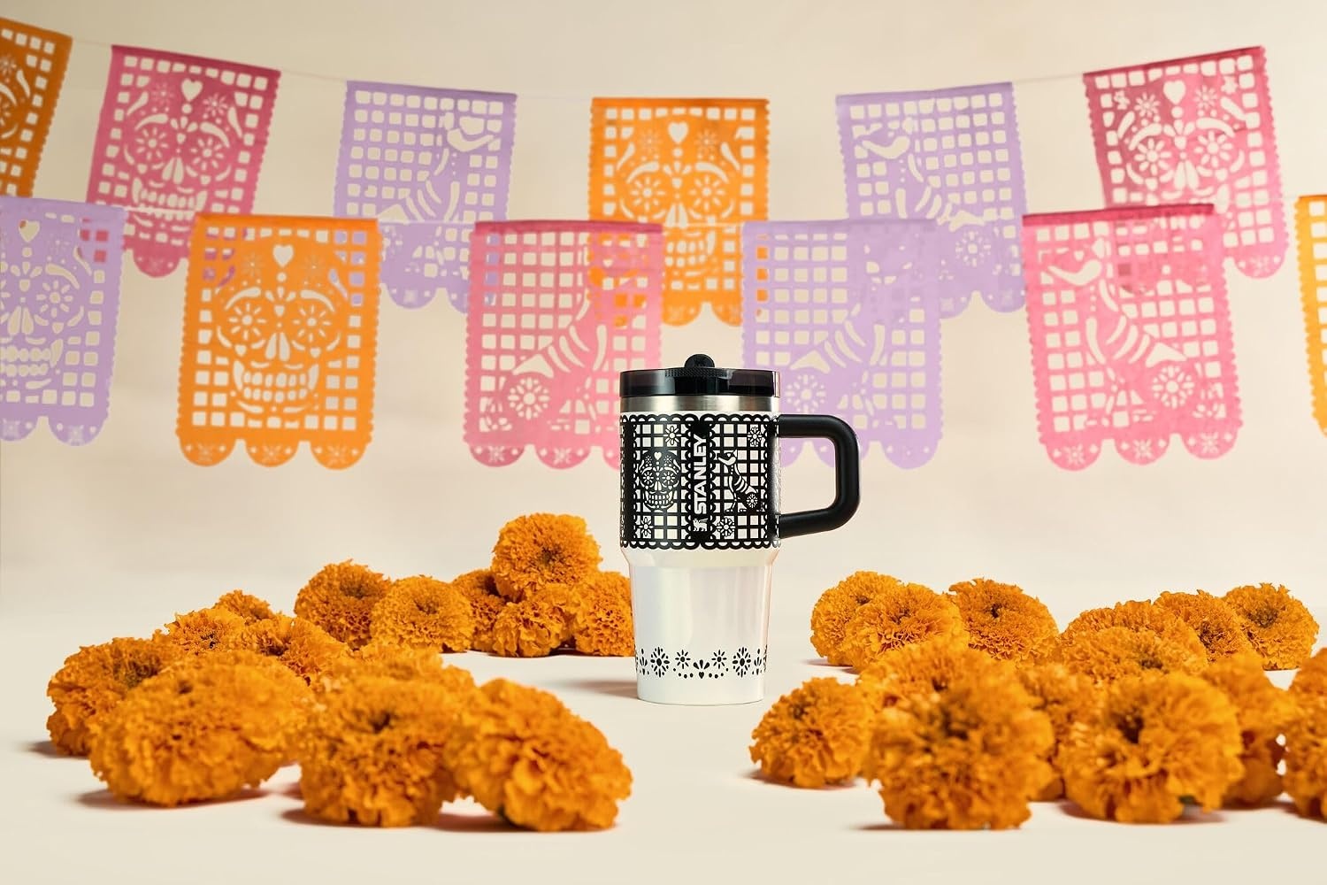image:imageSTANLEY Quencher ProTour Flipstraw Tumbler 20 oz Marigold Papel PicadoSalt Papel Picado