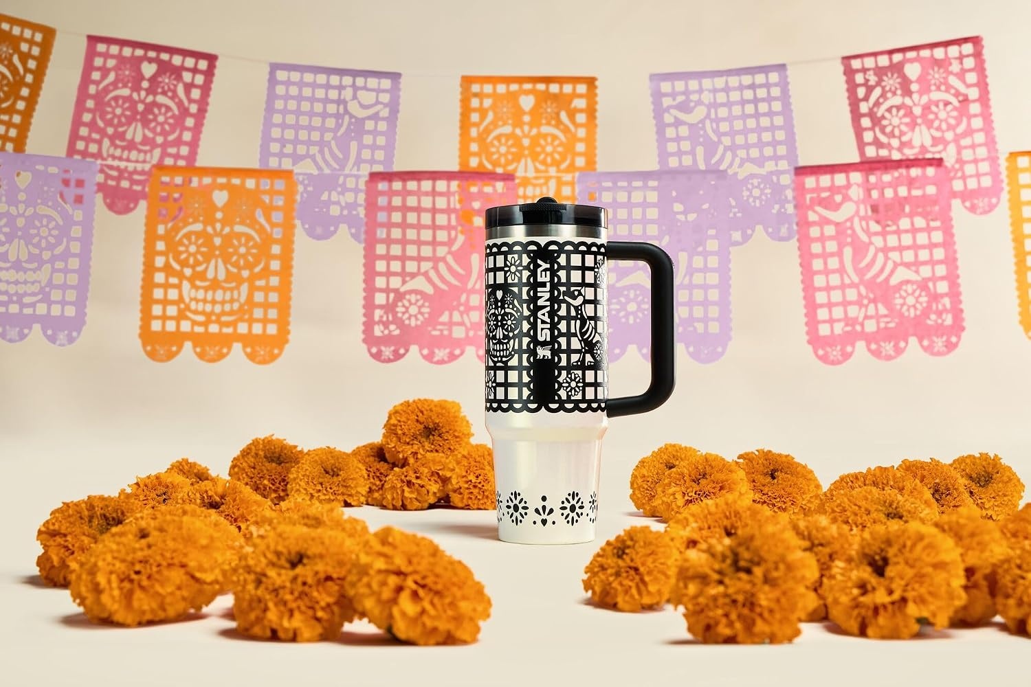 image:imageSTANLEY Quencher ProTour Flipstraw Tumbler 20 oz Marigold Papel PicadoSalt Papel Picado